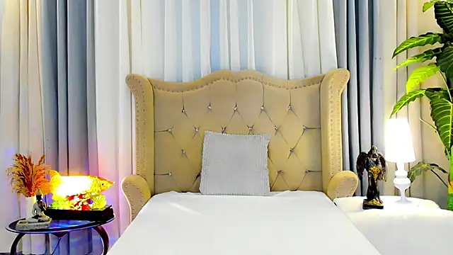 MochaliciousTransOnTop online show from April 28, 4:01 pm