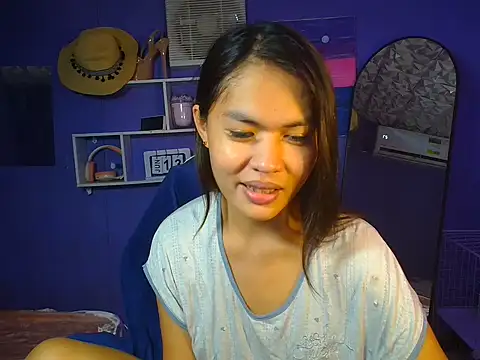 Snapshot of urgirljane chatting on June 14, 1:14 am urgirljane online show from June 14, 1:14 am
