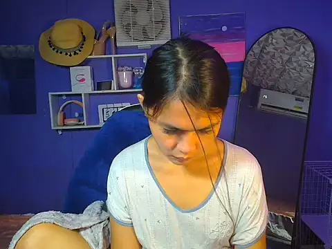 Snapshot of urgirljane chatting on June 14, 2:35 am urgirljane online show from June 14, 2:35 am