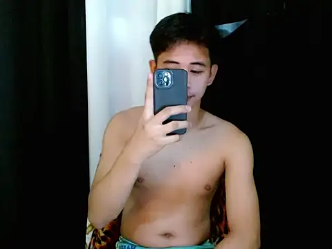 Snapshot of urasianbigcock chatting on October 4, 2:42 am urasianbigcock online show from October 4, 2:42 am