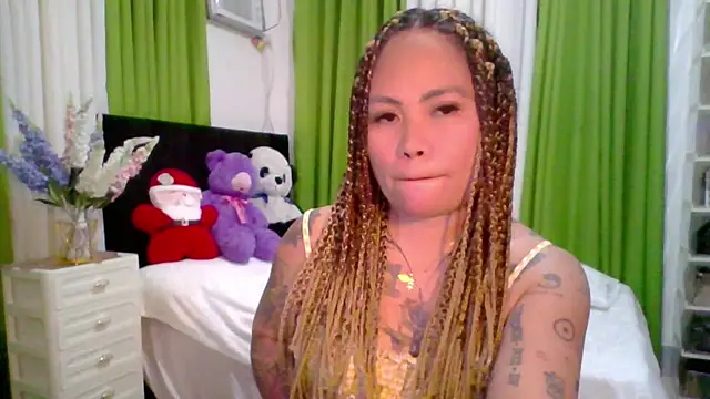 EstellaStarXxx online show from November 3, 4:30 pm