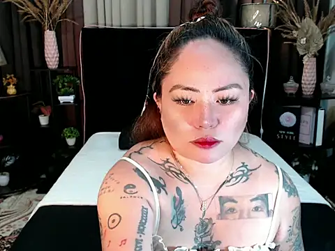 EstellaStarXxx online show from April 18, 1:48 pm