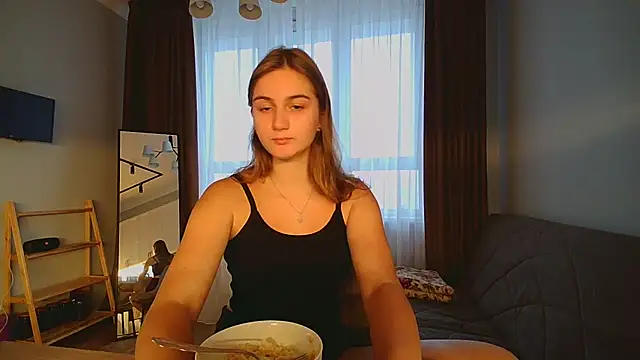 Snapshot of Ranarii chatting on September 13, 2:17 pm Ranarii online show from September 13, 2:17 pm