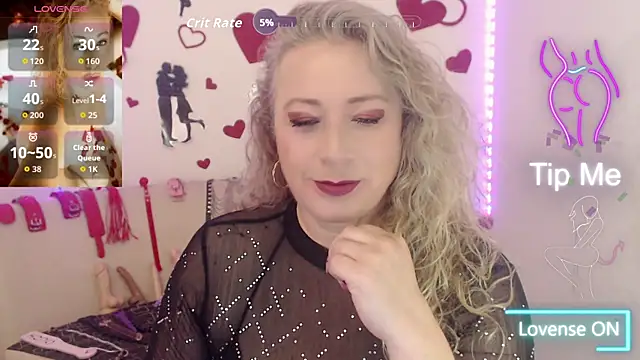 Snapshot of sofiacurvy_45 chatting on September 11, 4:07 pm sofiacurvy 45 online show from September 11, 4:07 pm