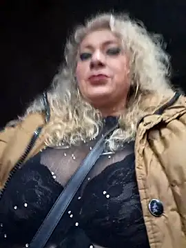 sofiacurvy 45 online show from November 30, 12:25 am