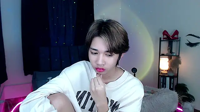 Lavictoriathegreat online show from December 14, 8:24 pm