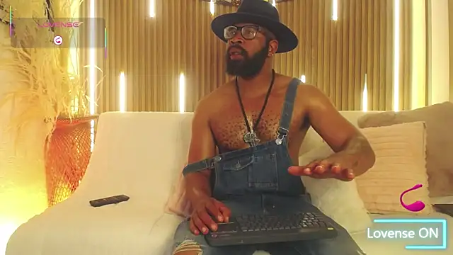 Snapshot of King_Malik chatting on October 15, 1:22 pm King Malik online show from October 15, 1:22 pm