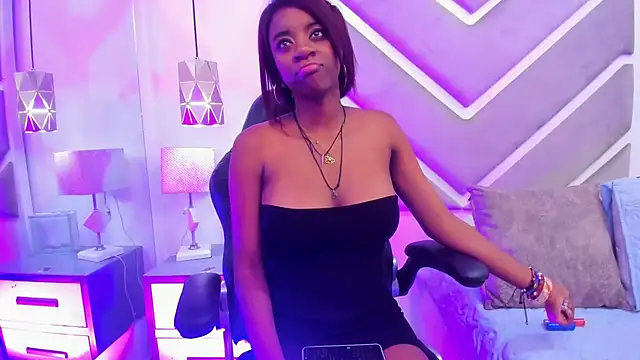 Snapshot of SabrinaBrownn chatting on October 13, 4:34 am SabrinaBrownn online show from October 13, 4:34 am