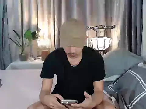 Snapshot of cute_richard24 chatting on September 25, 8:07 am cute richard24 online show from September 25, 8:07 am