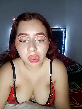 Chloe Sky love online show from April 12, 1:21 am