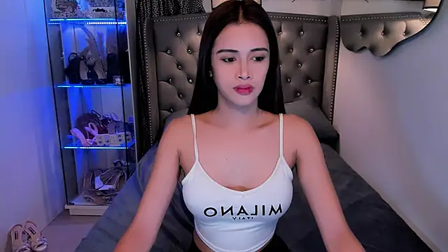 Snapshot of Lars_empress chatting on September 24, 8:17 am Lars empress online show from September 24, 8:17 am