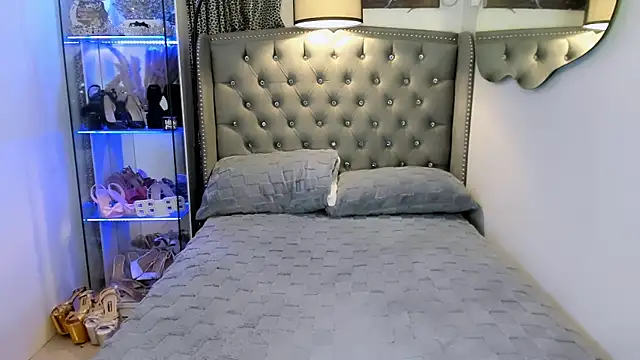 Snapshot of Lars_empress chatting on October 9, 8:34 am Lars empress online show from October 9, 8:34 am