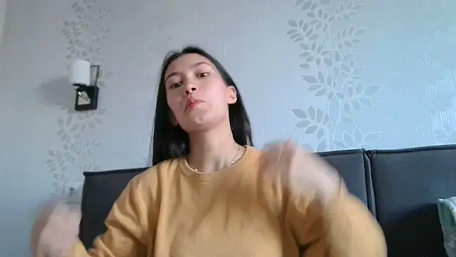 Snapshot of Miotaa chatting on October 31, 9:10 am Miotaa online show from October 31, 9:10 am