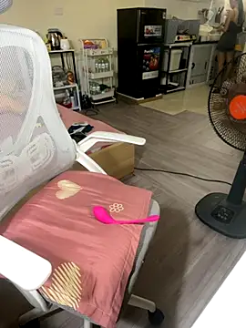 Snapshot of Mina048 chatting on September 16, 12:50 pm Mina048 online show from September 16, 12:50 pm