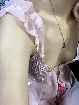 Snapshot of Mina048 chatting on October 5, 4:38 pm Mina048 online show from October 5, 4:38 pm