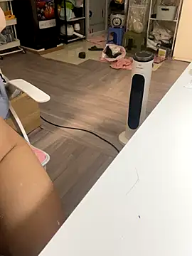 Snapshot of Mina048 chatting on November 25, 1:27 am Mina048 online show from November 25, 1:27 am