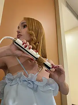 surprisecockmia online show from April 10, 6:18 am