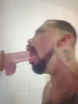 Cnutt310 online show from November 2, 6:27 am