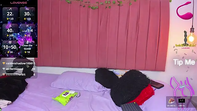 ana foxi online show from April 13, 7:08 pm