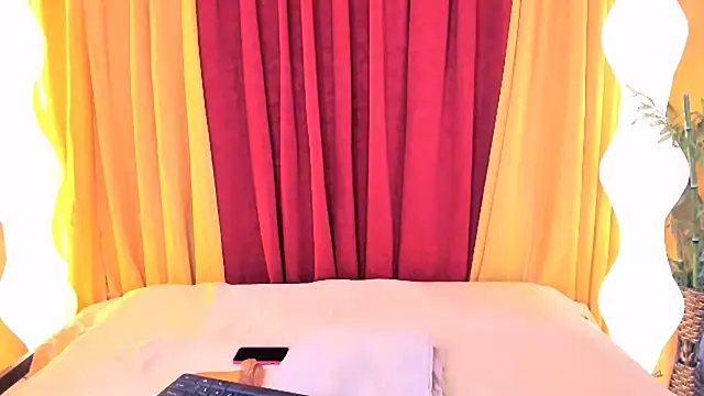 AthenaKeller online show from November 5, 6:30 pm