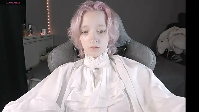 MelissaReis online show from March 26, 8:31 am