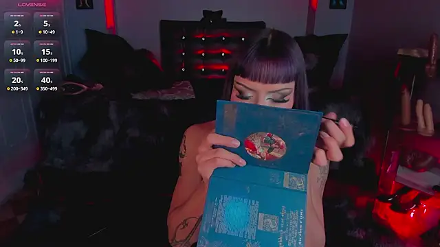 Draculairis online show from February 8, 1:47 pm