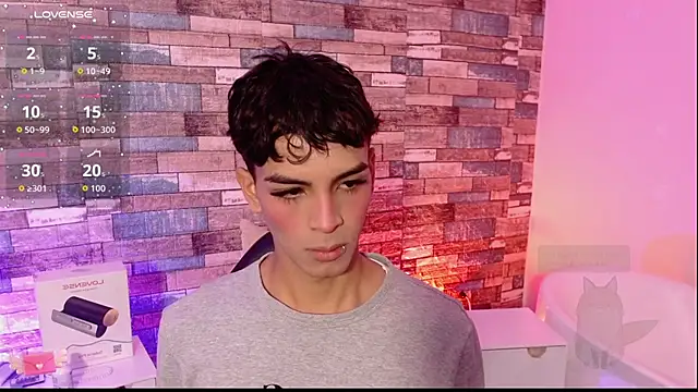 LIHIAN TAY online show from October 3, 12:24 pm