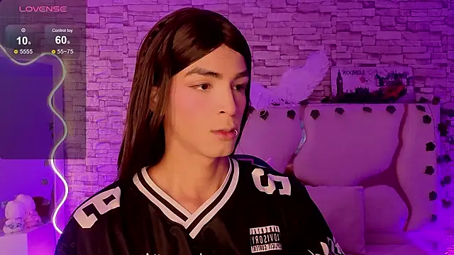 LIHIAN TAY online show from February 21, 12:06 pm