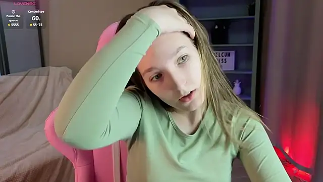 Snapshot of Mia_Myles chatting on September 21, 10:06 am Mia Myles online show from September 21, 10:06 am