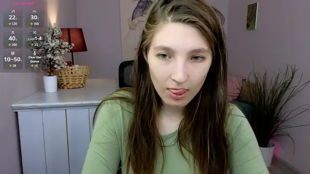 Snapshot of Mia_Myles chatting on October 19, 10:16 am Mia Myles online show from October 19, 10:16 am