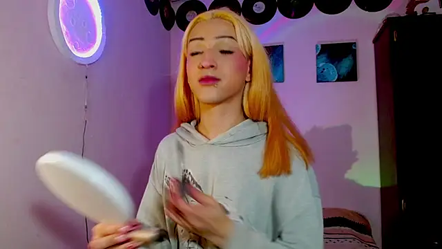 meghan devil  online show from December 4, 7:39 am