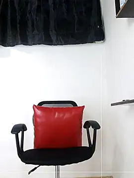 angierot2025 online show from June 25, 9:19 pm