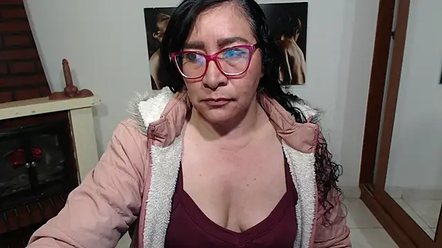 Snapshot of Grace_mature_milf chatting on September 16, 10:49 am Grace mature milf online show from September 16, 10:49 am