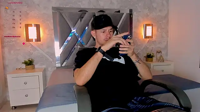 Snapshot of nils_saint chatting on November 17, 3:01 am nils saint online show from November 17, 3:01 am