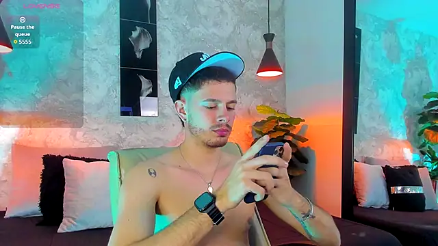 Snapshot of nils_saint chatting on December 2, 1:22 am nils saint online show from December 2, 1:22 am