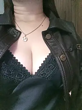 Snapshot of Zika_23 chatting on November 17, 3:18 pm Zika 23 online show from November 17, 3:18 pm