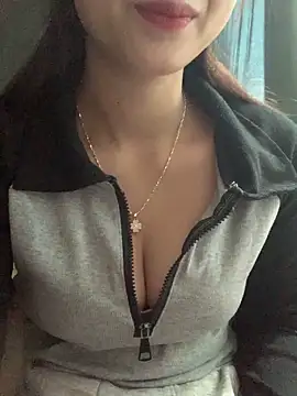 Snapshot of Zika_23 chatting on December 17, 4:46 pm Zika 23 online show from December 17, 4:46 pm