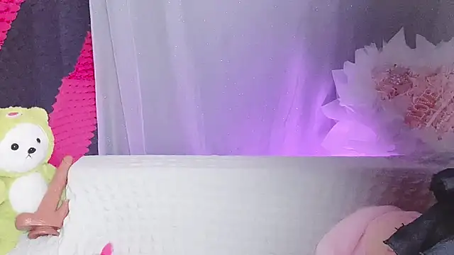 Snapshot of kemybaby chatting on October 18, 6:41 pm kemybaby online show from October 18, 6:41 pm