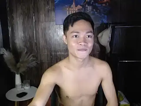 hotzachery online show from December 19, 4:19 am