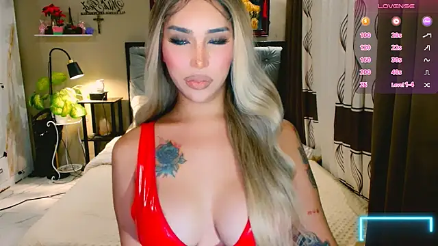 Snapshot of Franchesca_Trans chatting on October 24, 3:36 am Franchesca Trans online show from October 24, 3:36 am