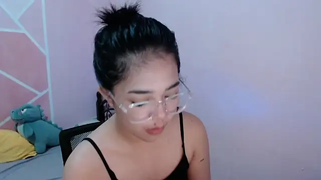 Snapshot of aaliyah_walker chatting on November 20, 12:05 pm aaliyah walker online show from November 20, 12:05 pm