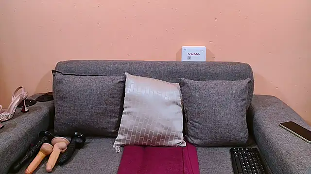 Snapshot of lunasexyXx chatting on November 1, 4:14 am lunasexyXx online show from November 1, 4:14 am