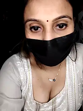 Snapshot of Horny_Shalu chatting on October 17, 7:05 pm Horny Shalu online show from October 17, 7:05 pm