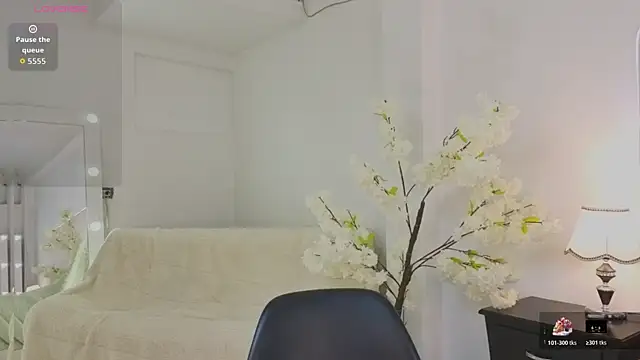 Snapshot of InnaVolkova chatting on July 29, 1:09 pm InnaVolkova online show from July 29, 1:09 pm