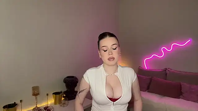Snapshot of mistress_of_hearts chatting on June 16, 12:41 pm mistress of hearts online show from June 16, 12:41 pm