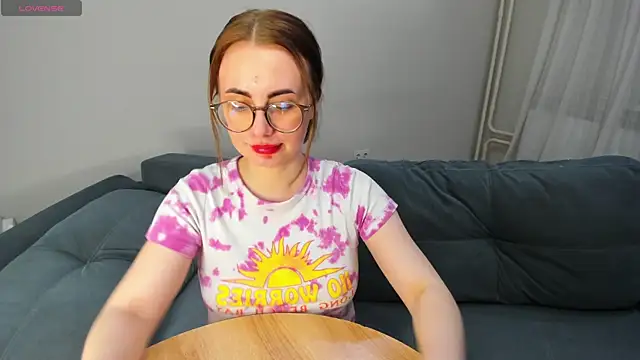 MewStella online show from April 12, 1:49 pm