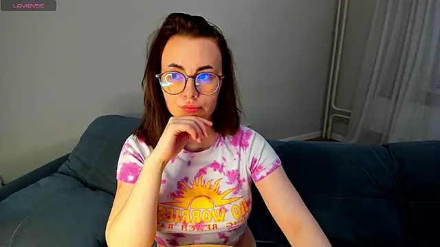 Snapshot of MewStella chatting on April 24, 6:43 pm MewStella online show from April 24, 6:43 pm