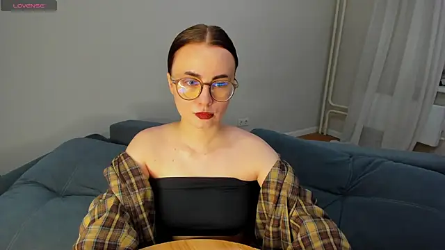 Snapshot of MewStella chatting on April 27, 3:21 pm MewStella online show from April 27, 3:21 pm