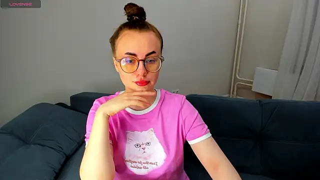 Snapshot of MewStella chatting on May 12, 7:33 pm MewStella online show from May 12, 7:33 pm