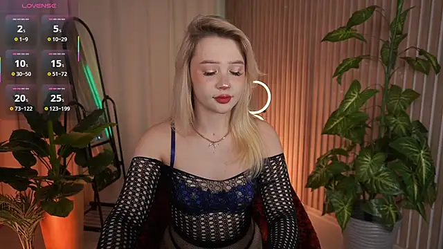 LauraWifeness online show from November 6, 6:03 am